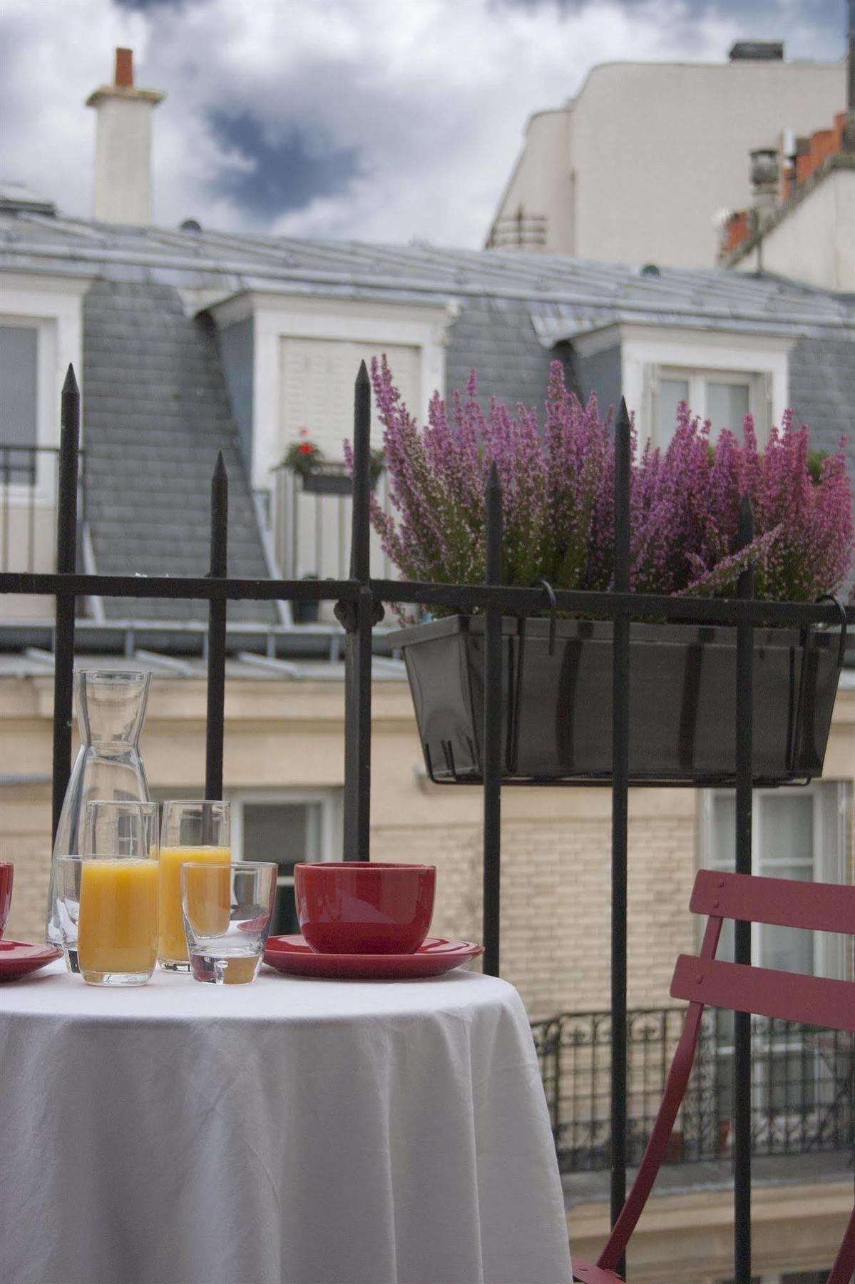 Hotel Biskui Levallois-Perret Buitenkant foto