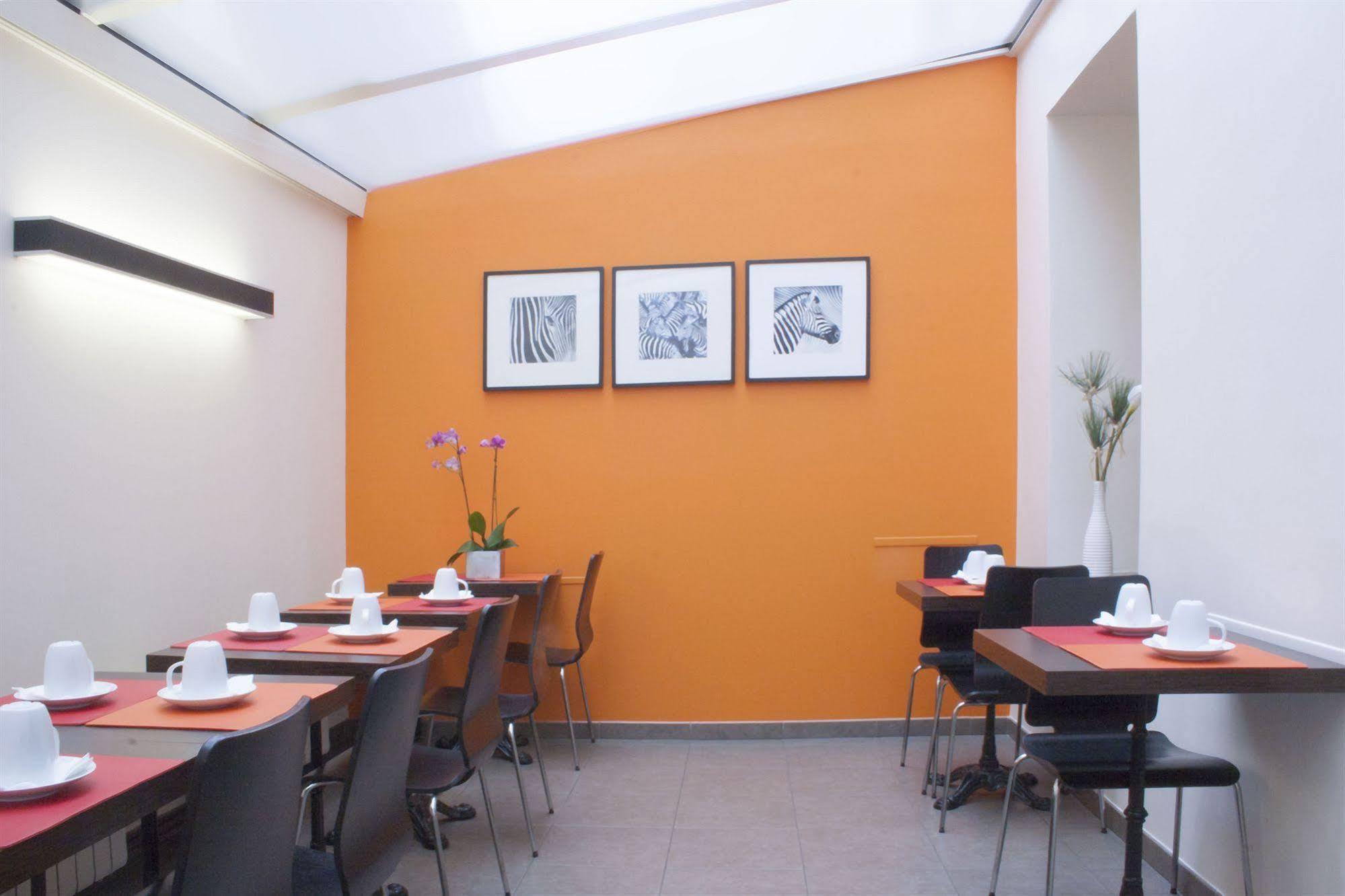 Hotel Biskui Levallois-Perret Buitenkant foto
